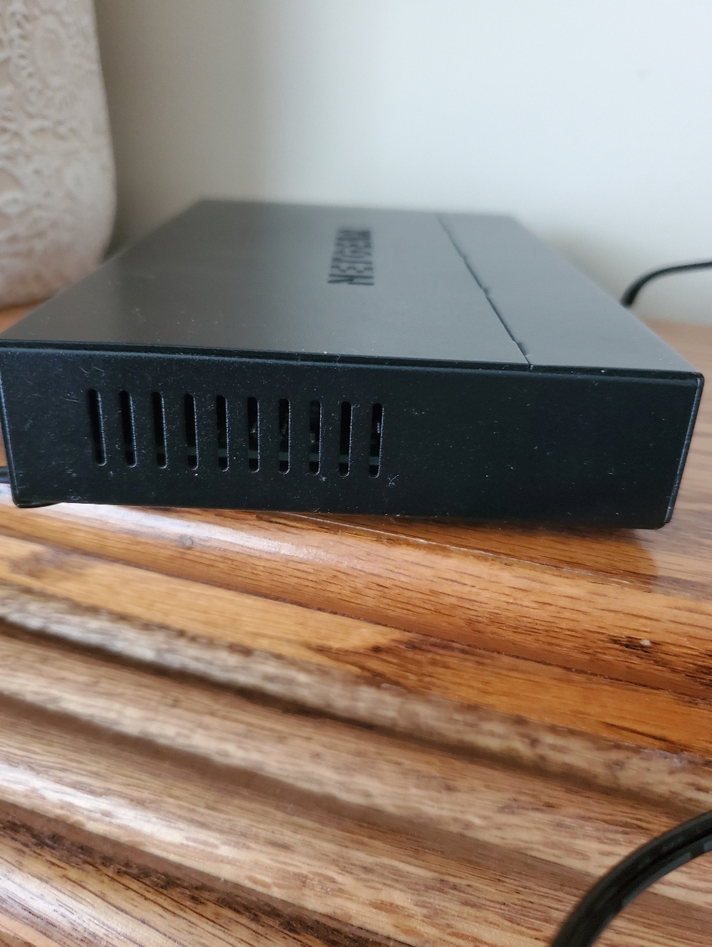 NETGEAR GS308 8-port Gigabit Ethernet unmanaged switch AS IS - Picture 11 of 11